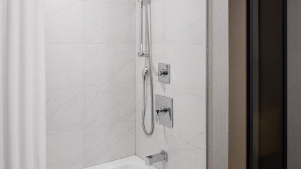 Tub Bathroom